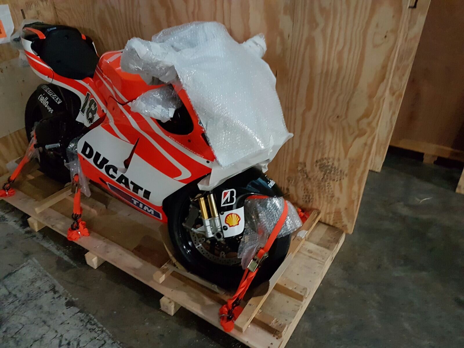 Motorcycle shipping guide | CM Relocation